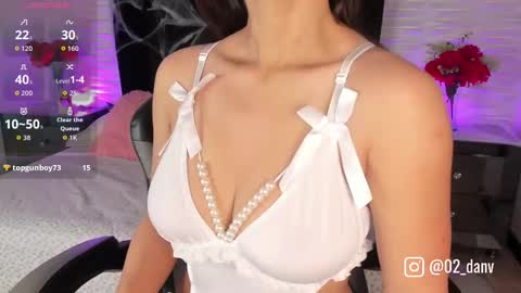 Violetta  online show from 10.21.25