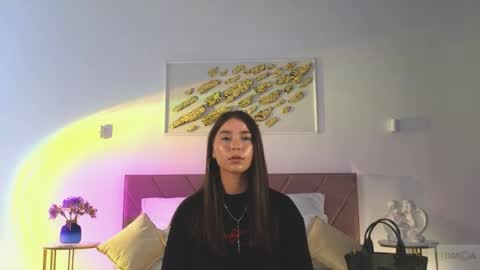 Snapshot of violetta_finch chatting on 06.04.26 violetta_finch online show from 06.04.26