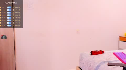 Snapshot of violetta_foxx1 chatting on 06.14.26 violeta online show from 06.14.26