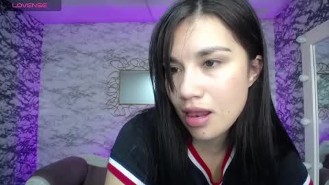 Snapshot of violetta_jhonson_v chatting on 02.05.25 Violetta  online show from 02.05.25