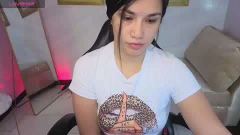 Snapshot of violetta_jhonson_v chatting on 06.17.26 Violetta online show from 06.17.26