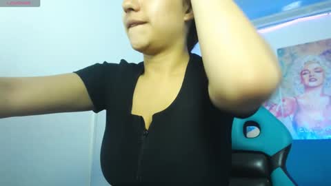 Snapshot of violetta_m_ chatting on 01.31.25 Violeta online show from 01.31.25