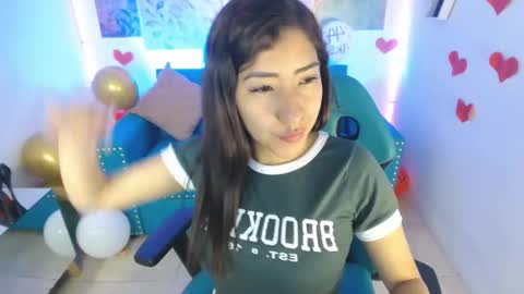 Snapshot of violetta_m_ chatting on 02.26.25 Violeta online show from 02.26.25