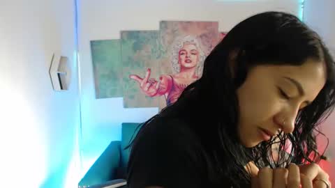 Snapshot of violetta_m_ chatting on 01.14.26 Violeta online show from 01.14.26