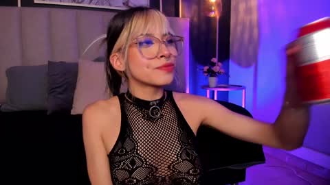 Snapshot of violetta_nur chatting on 12.05.24 Violetta nur online show from 12.05.24