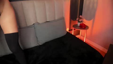 Snapshot of violetta_nur chatting on 02.20.25 Violetta nur online show from 02.20.25