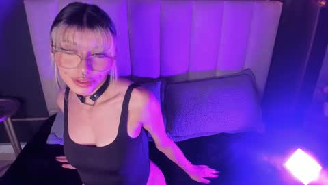 Snapshot of violetta_nur chatting on 02.26.25 Violetta nur online show from 02.26.25