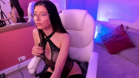 Snapshot of violetta_nur chatting on 03.12.25 Violetta nur online show from 03.12.25