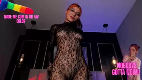 Snapshot of violetta_nur chatting on 09.13.25 Violetta nur online show from 09.13.25