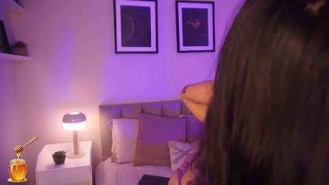 Snapshot of violetta_nur chatting on 06.20.26 Violetta nur online show from 06.20.26