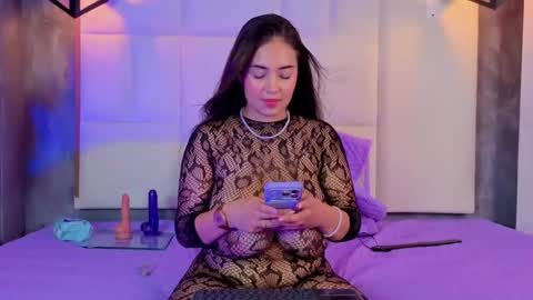 Snapshot of violetta_rose_ chatting on 05.05.26 violetta online show from 05.05.26