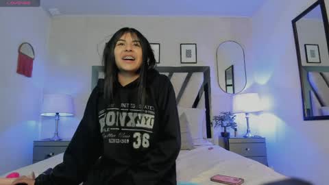 Snapshot of violettaa_stone chatting on 04.12.26 Violettaa online show from 04.12.26