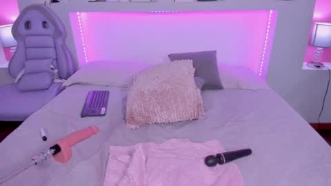 ViolettaBaker online show from 12.17.24