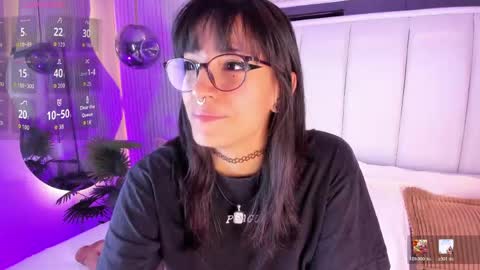 Snapshot of violettacolinss chatting on 04.28.26 violettacolinss online show from 04.28.26