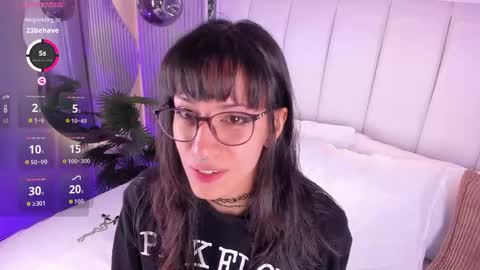 Snapshot of violettacolinss chatting on 05.05.26 violettacolinss online show from 05.05.26