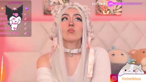 Snapshot of violettbloss chatting on 10.24.25 Violeta  online show from 10.24.25