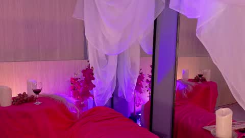 Violett Castel online show from 02.12.26