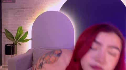 Violett Castel online show from 03.05.26