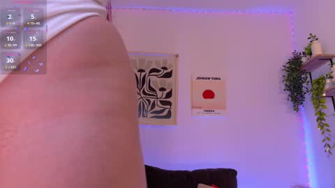 Snapshot of violettcastel chatting on 04.29.26 Violett Castel online show from 04.29.26
