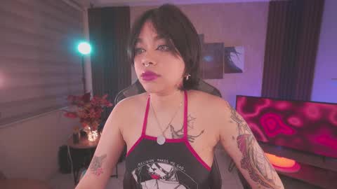 JULIE UWU online show from 11.20.25