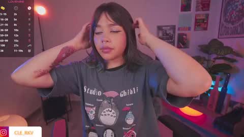 JULIE UWU online show from 04.26.26