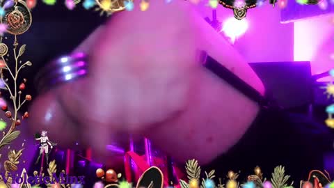 Snapshot of violetteminx chatting on 12.21.24 Violette online show from 12.21.24