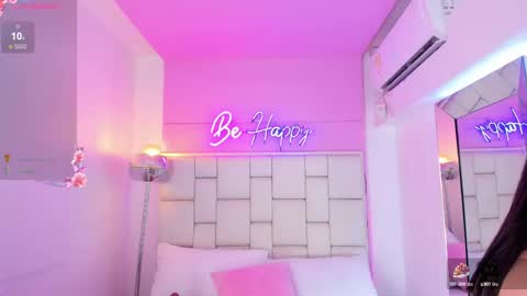 Snapshot of violettharous chatting on 02.22.25 VioletthaRous online show from 02.22.25