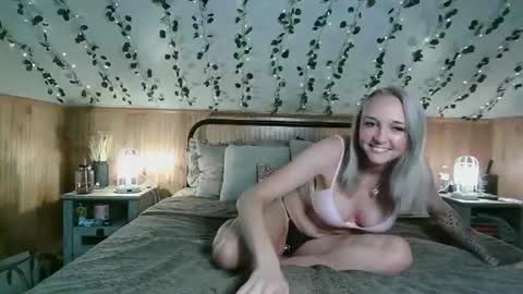 violet styles online show from 03.18.26