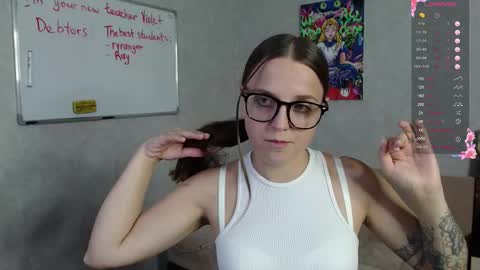 Violet online show from 10.16.25