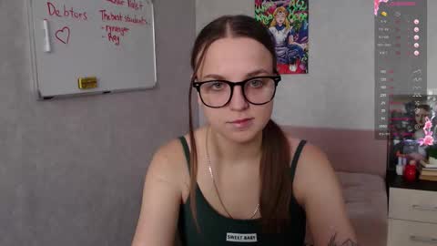 Violet online show from 10.18.25