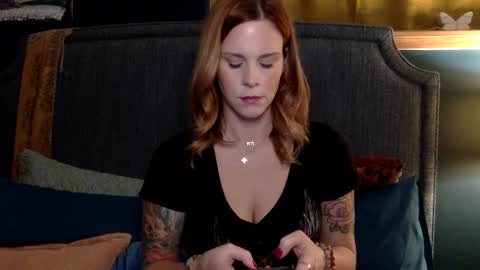 Violet online show from 12.10.24