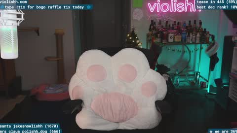 Snapshot of violishh chatting on 12.18.24 follow me on twitter violishh and ig violishh online show from 12.18.24