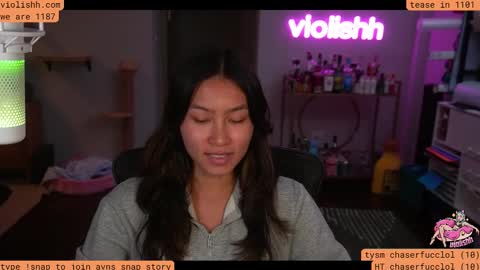 Snapshot of violishh chatting on 11.11.25 follow me on twitter violishh and ig violishh online show from 11.11.25