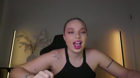 Violla online show from 11.26.25