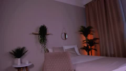 Snapshot of viollet_vi chatting on 09.28.25 Via online show from 09.28.25