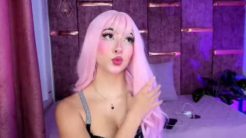 viollettebylyly online show from 12.04.25