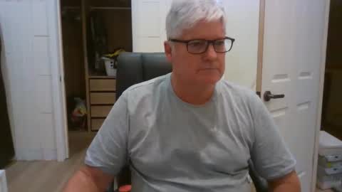 Snapshot of viper654321 chatting on 05.18.26 viper654321 online show from 05.18.26