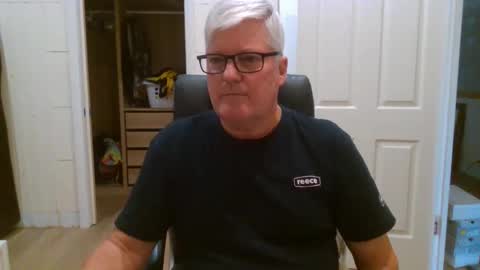 Snapshot of viper654321 chatting on 05.19.26 viper654321 online show from 05.19.26
