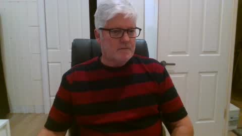 Snapshot of viper654321 chatting on 06.19.26 viper654321 online show from 06.19.26