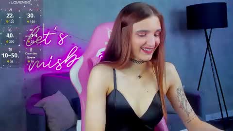 Snapshot of virdjinia_green chatting on 06.14.26 Virdjinia online show from 06.14.26
