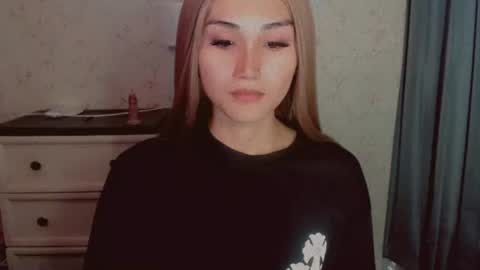 Snapshot of virgenpearl chatting on 02.10.26 Pearl online show from 02.10.26