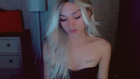 Snapshot of virgenpearl chatting on 02.19.26 Pearl online show from 02.19.26