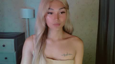 Snapshot of virgenpearl chatting on 06.08.26 Pearl online show from 06.08.26