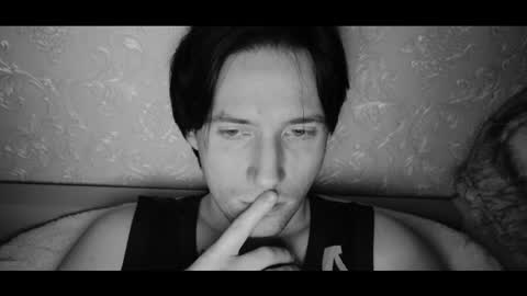 Snapshot of vitiligoboyy chatting on 12.19.25 vitiligoboyy online show from 12.19.25