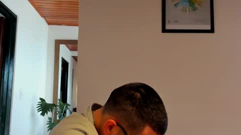 Snapshot of vito_ferrero chatting on 01.17.25 Vito Ferrer online show from 01.17.25