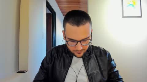 Snapshot of vito_ferrero chatting on 01.19.25 Vito Ferrer online show from 01.19.25