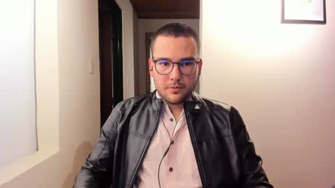 Snapshot of vito_ferrero chatting on 02.13.25 Vito Ferrer online show from 02.13.25