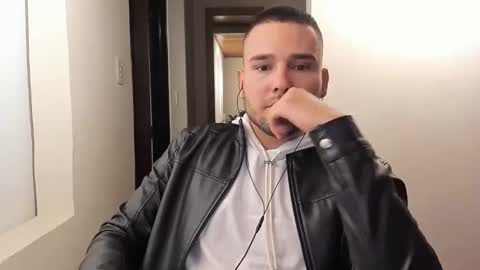 Snapshot of vito_ferrero chatting on 02.14.25 Vito Ferrer online show from 02.14.25