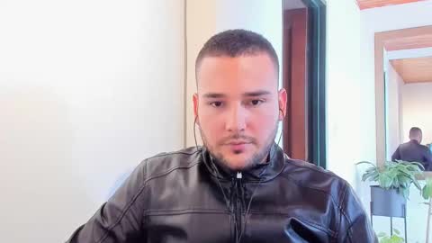 Snapshot of vito_ferrero chatting on 02.18.25 Vito Ferrer online show from 02.18.25