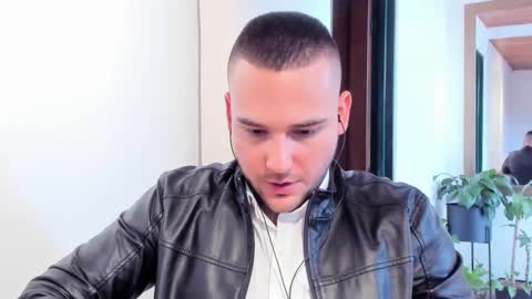 Snapshot of vito_ferrero chatting on 02.28.25 Vito Ferrer online show from 02.28.25